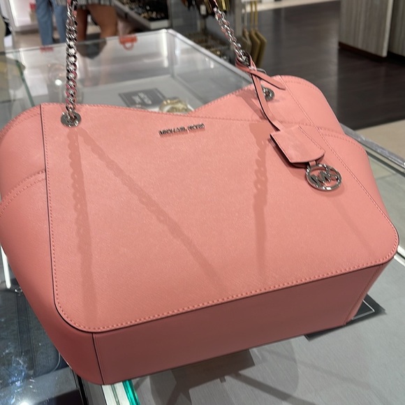 MICHAEL KORS
Jet Set Large X Chain Saffiano Leather Shoulder Tote HandBag
NWT - Picture 8 of 16